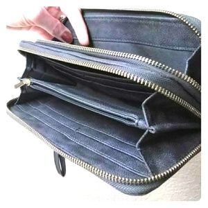 NWOT Double Zip Pocketbook